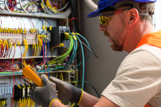 Best Licensed Electrician  in Washburn, IL
